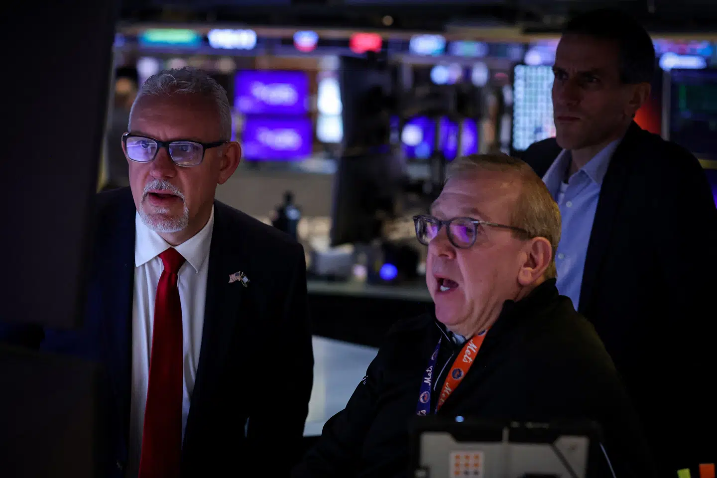 Traders work on the floor at the New York Stock Exchange (NYSE) in New York City, U.S., November 26, 2025. REUTERS/Brendan McDermid