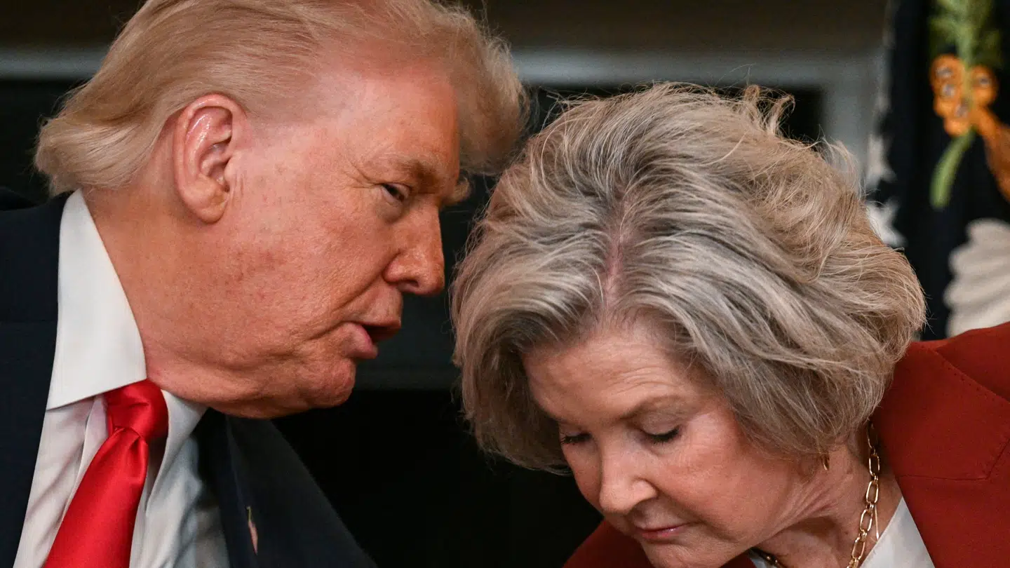 I interviewet siger Susie Wiles, at Donald Trump bevidst løj om, at den tidligere præsident Bill Clinton havde besøgt den dømte sexforbryder, Jeffrey Epsteins, private ø.