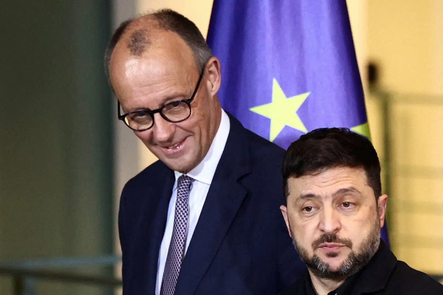 Ukraines præsident, Volodymyr Zelenskyj, og Tysklands kansler, Friedrich Merz, afholdt pressemøde i Berlin efter et møde mandag. (Arkivfoto).