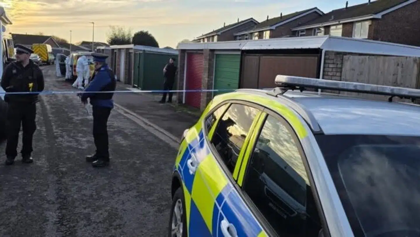 Her ses et billede af politiet arbejde på stedet.