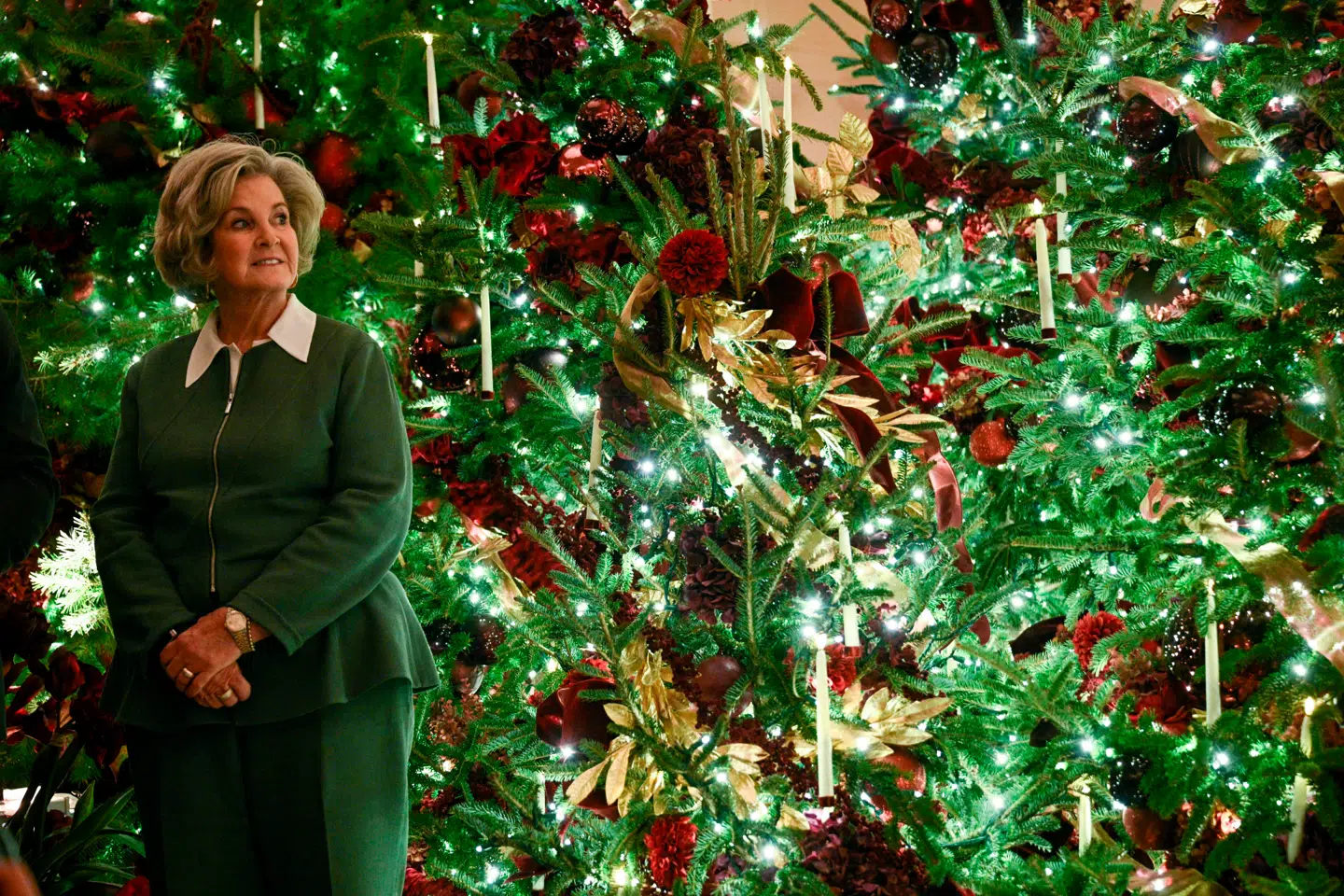 Susie Wiles er en del af Donald Trumps absolutte inderkreds. Så hvorfor udleverer hun ham i pressen?