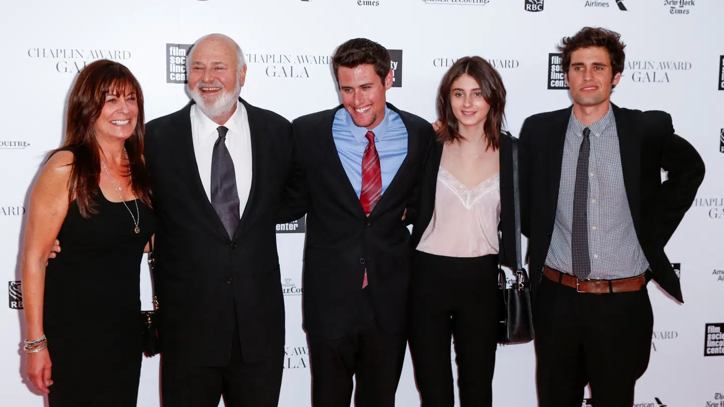 Rob og Michele Reiner ses her med deres tre børn i 2014.