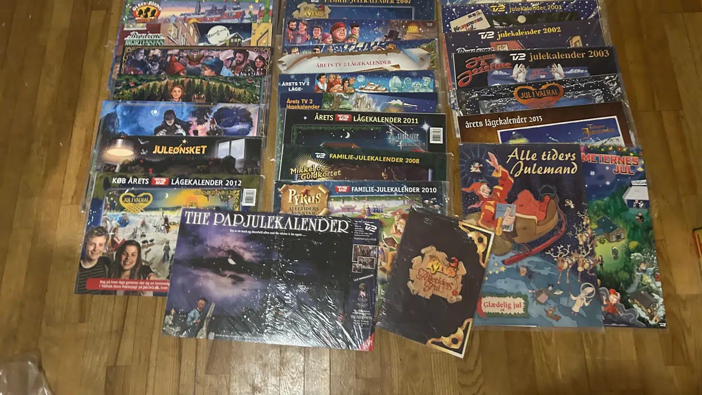 Anja Jul Møllers samling af papjulekalendere går 30 år tilbage.