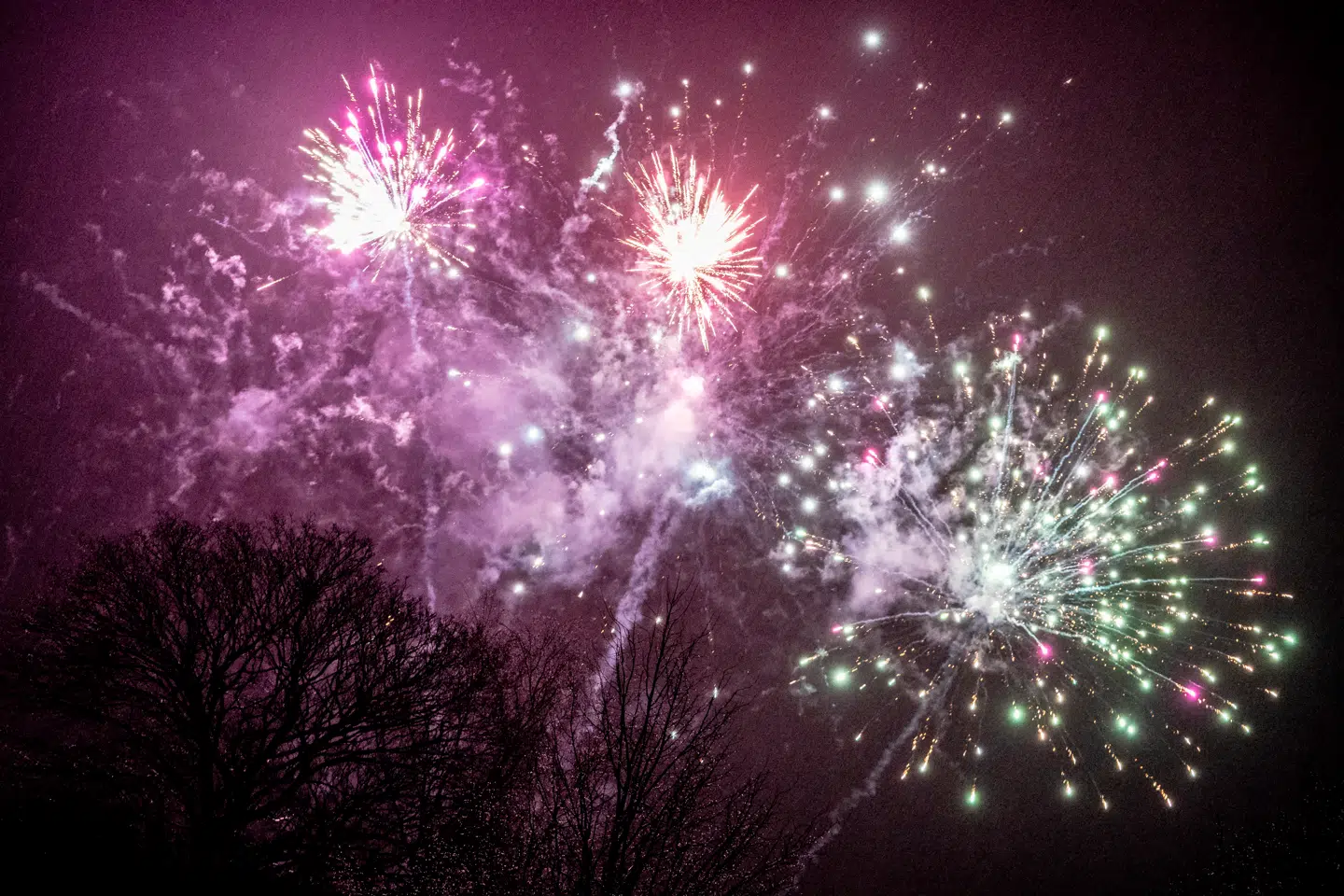 Er du i tvivl om, hvordan skatten på aktiesparekontoen håndteres? Her får du svaret på, om du skal handle nu, før skatten trækkes automatisk i det nye år.