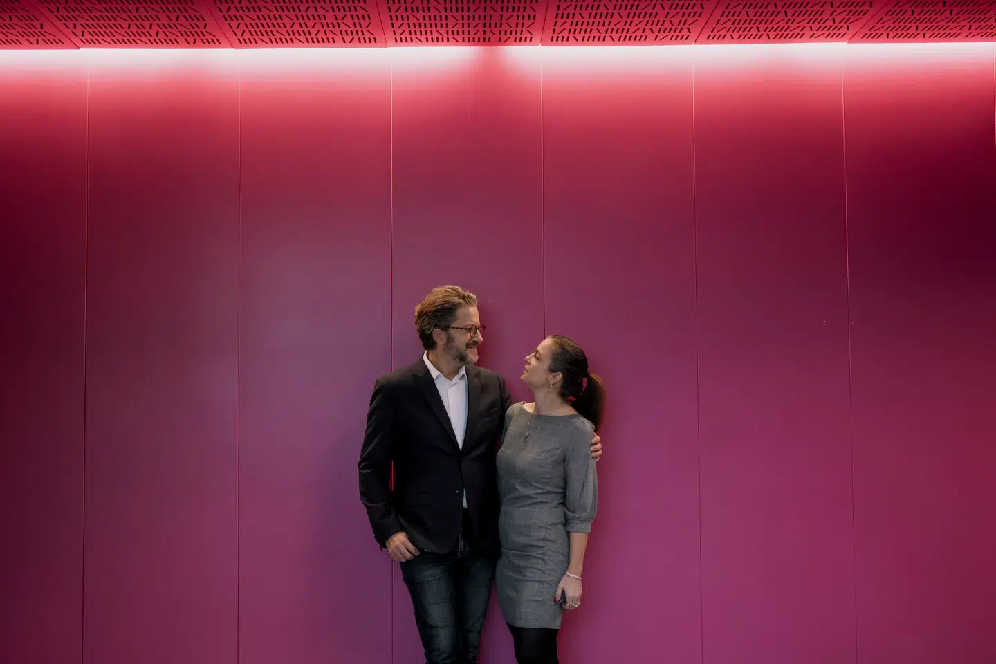 Advokatparret Michael Wallin og Louise Frændemark mødte hinanden som henholdsvis chefjurist og juridisk konsulent i Kalundborg Kommune. Det blev ikke bare til en selvstændig advokatpraksis, men et kæresteforhold, fælles hjem og sammenbragte børn.