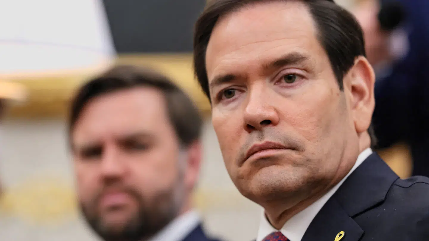 Marco Rubio med J.D. Vance i baggrunden. Begge bliver omtalt i det eksplosive interview med Trumps stabschef Susie Wiles.