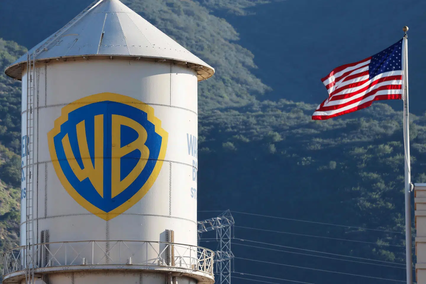 Warner Bros. Discovery satte sig selv til salg i oktober. Både Netflix og Paramount vil købe selskabet, men Warner Bros. Discoverys bestyrelse stoler ikke på, at Paramount kan finansiere købet. (Arkivfoto).