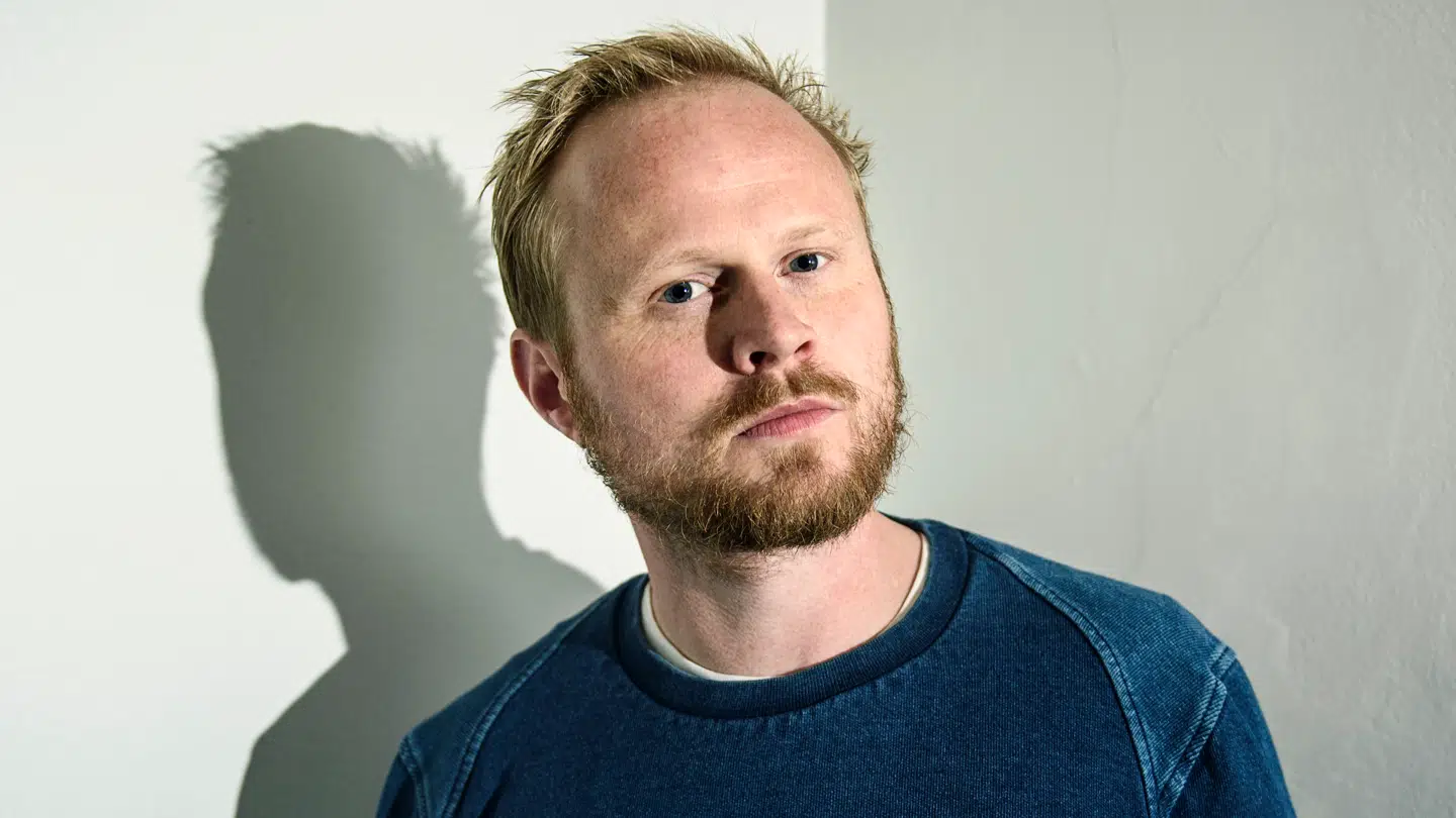 Jonatan Spang blev i 2025 fyret fra DR efter anklager om seksuelt overgreb, som komikeren dog selv benægter.