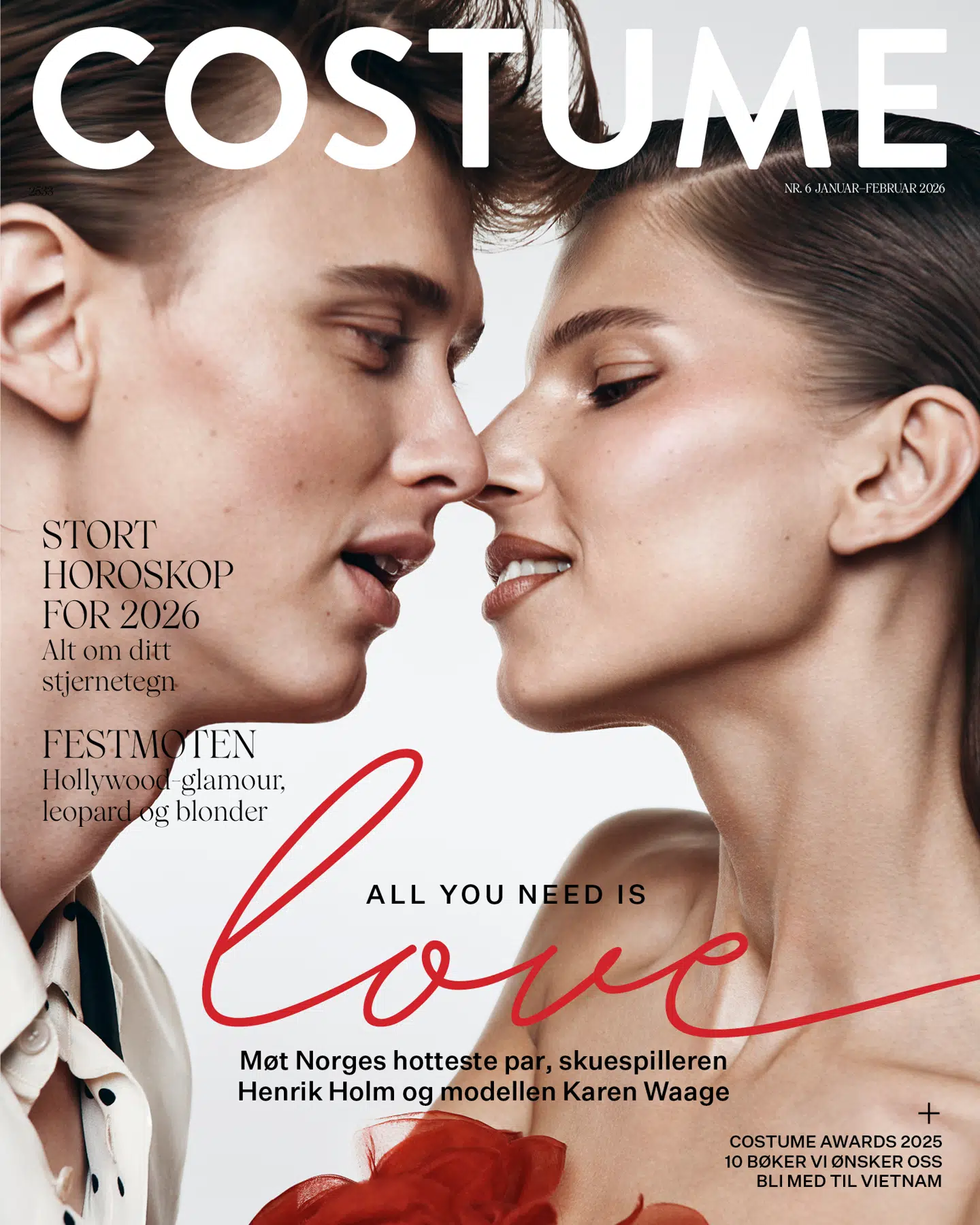 Her ses Henrik Holm og Karen Waage på forsiden af det nyeste Costume i Norge. Skydningen af forsiden var første gang, at parret arbejdede sammen.