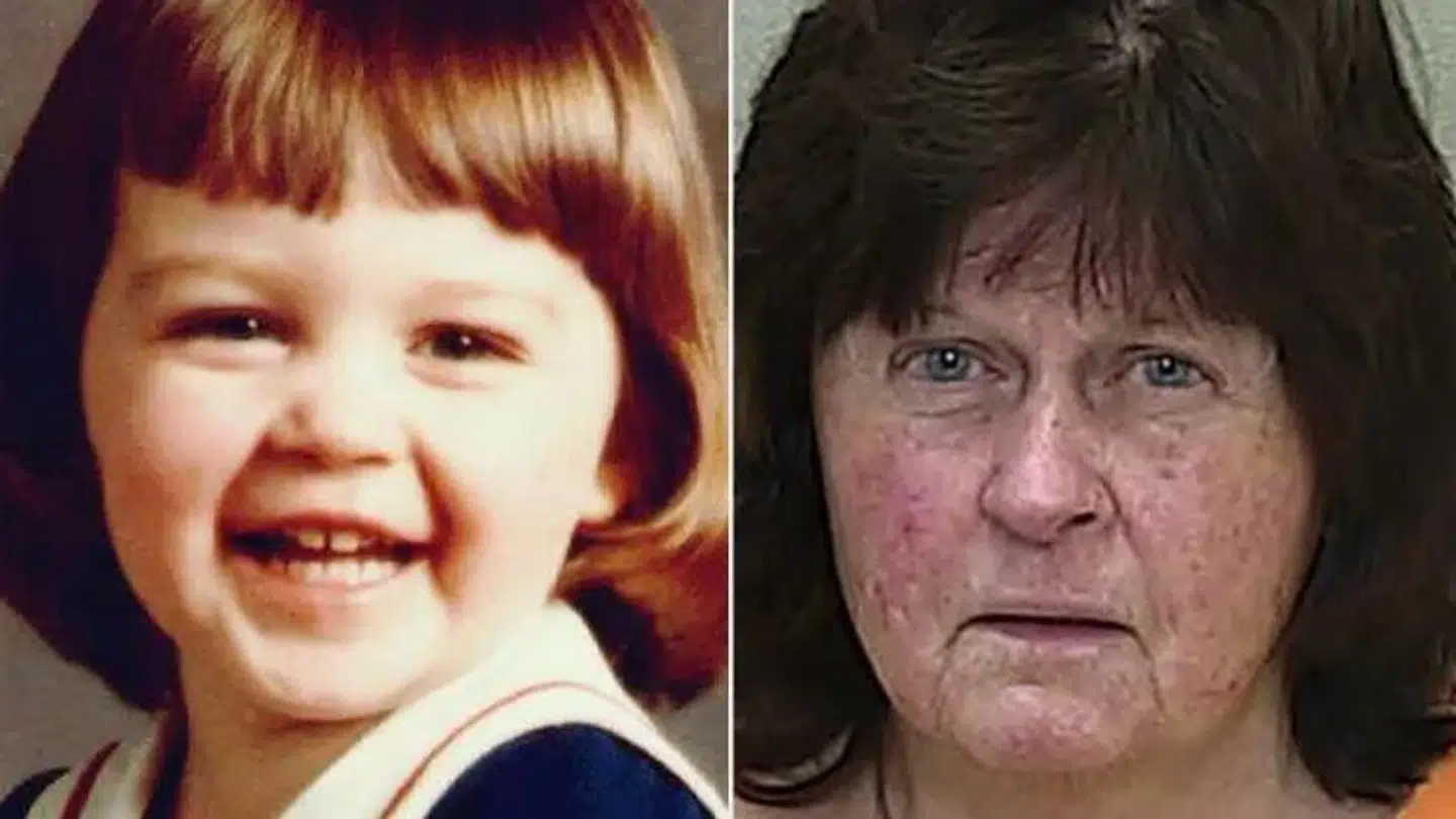 Debra Newton (th.) er blevet sigtet for at have bortført sin datter (tv.) i 1942.