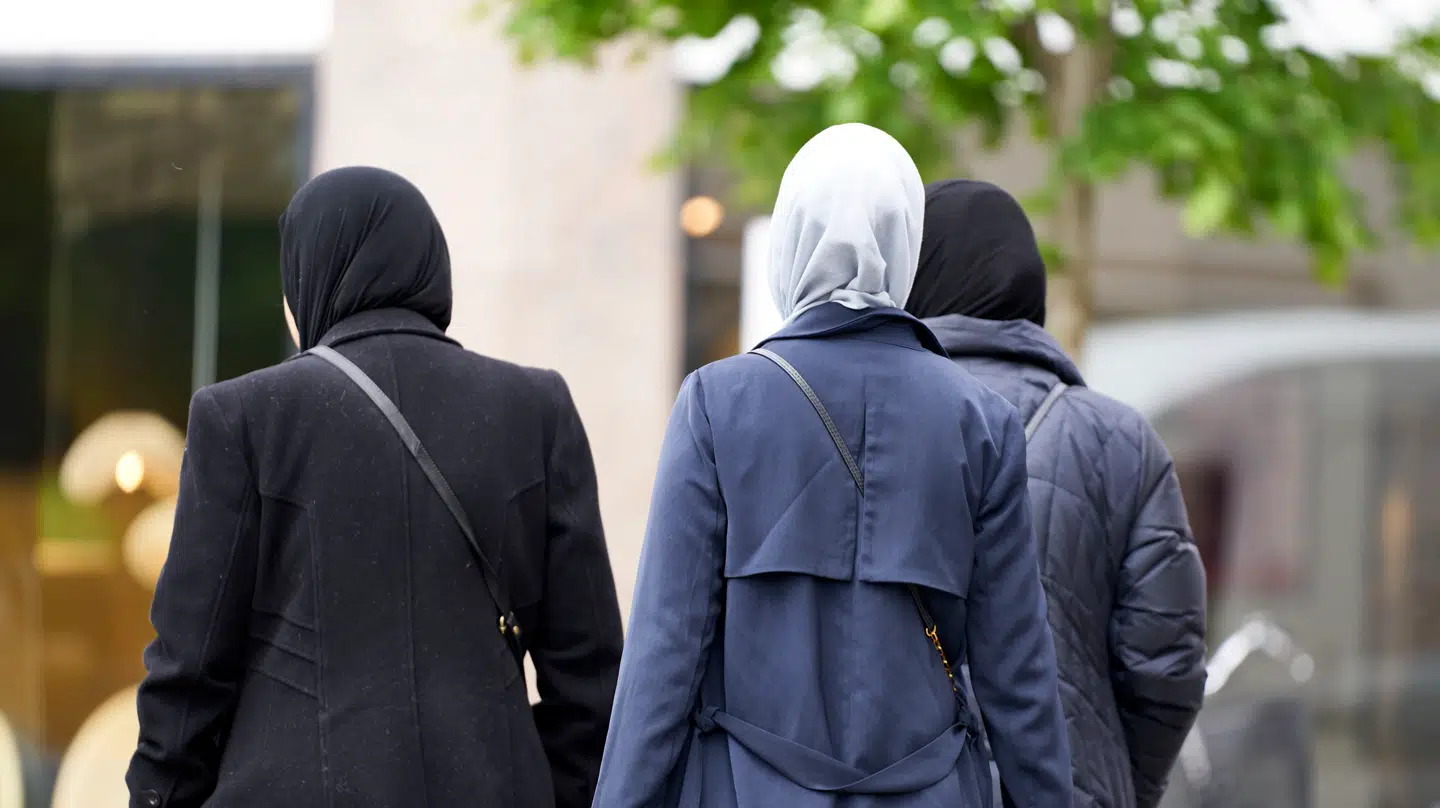 (ARKIV-foto) Kvinder med tørklæde på Nørrebrogade, København.