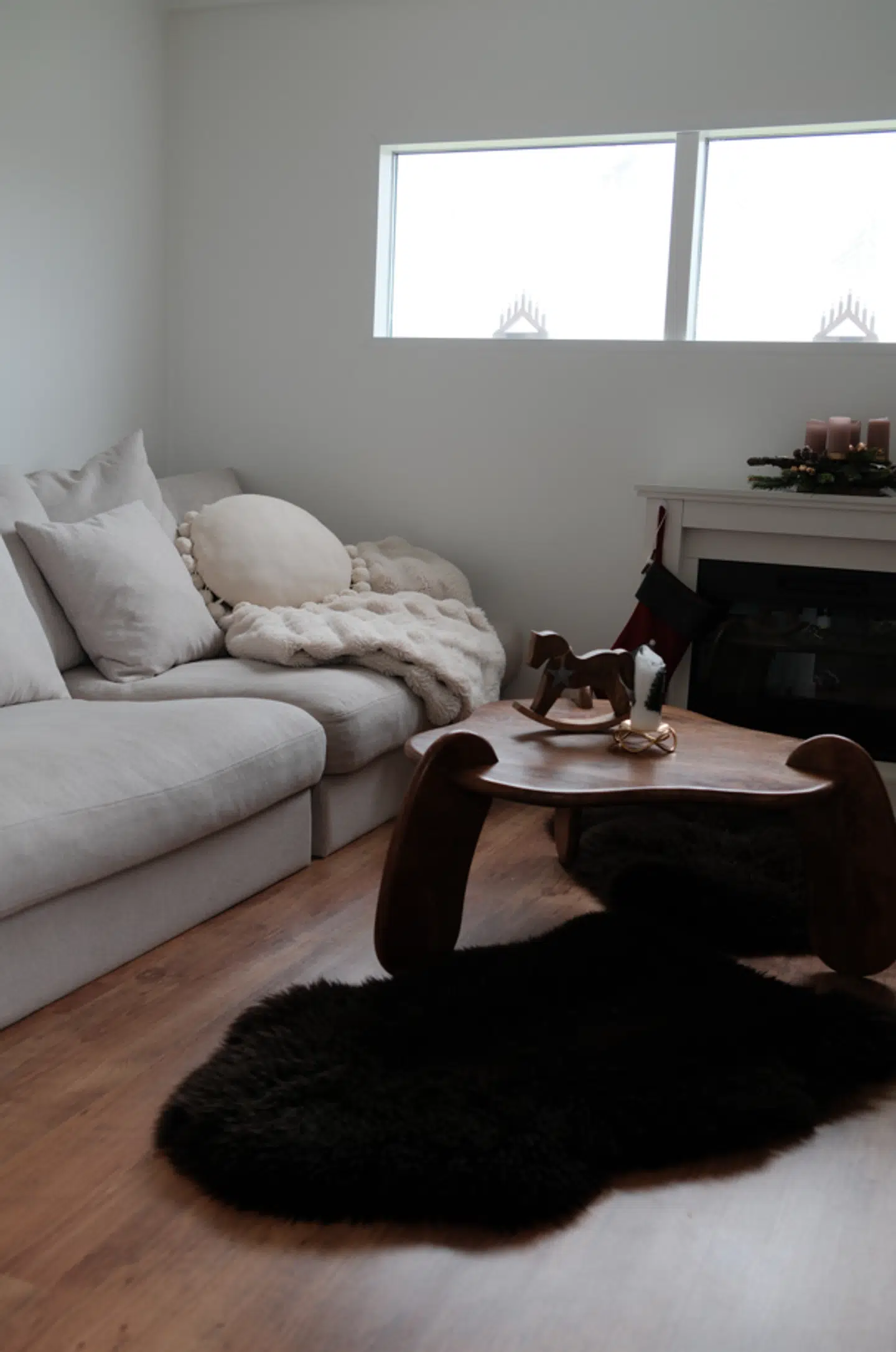 Trods få kvadratmeter er der stadig plads til et godt sofahjørne.