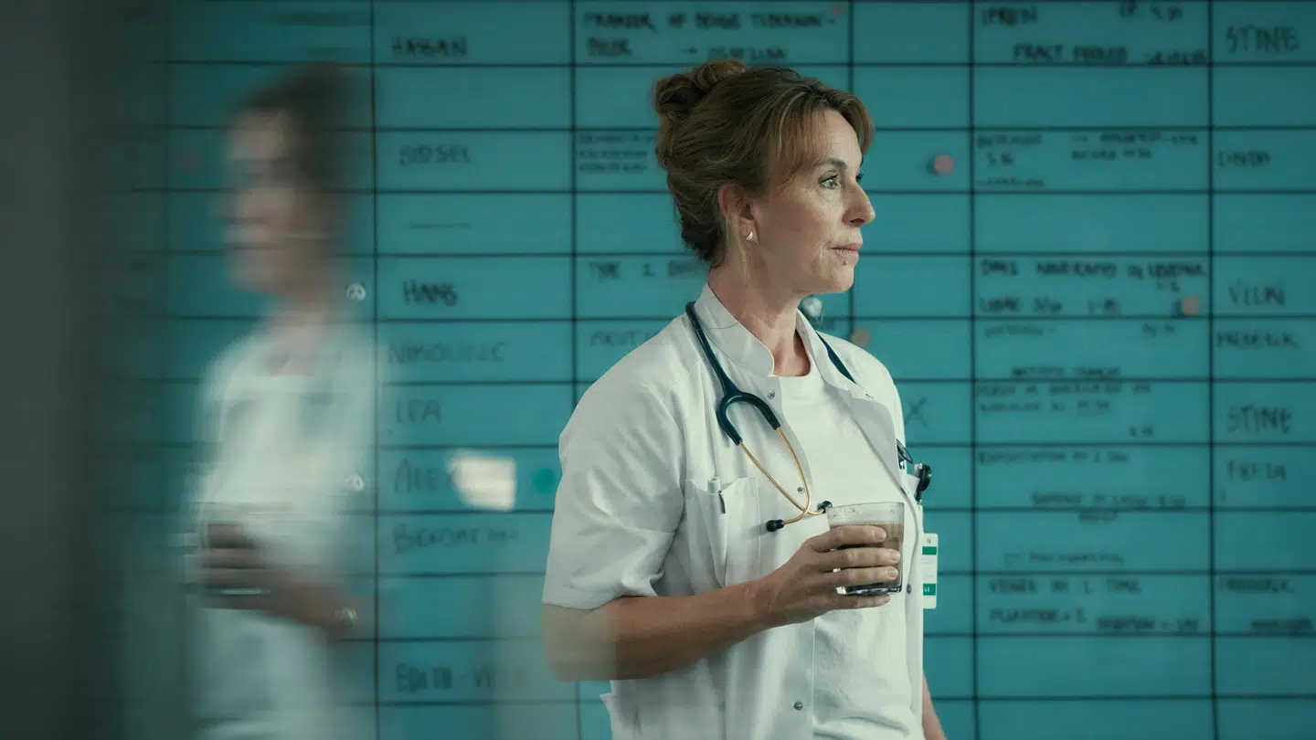 Ann Eleonora Jørgensen spiller overlægen Linda i 'Dag og nat' sæson 2.