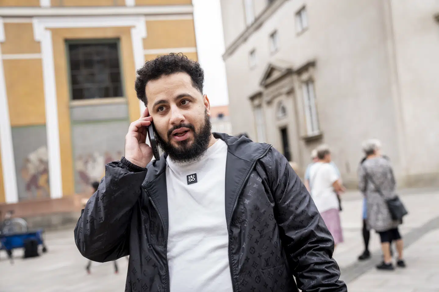 Ahmed Samsam taler i telefon, efter at der i september faldt dom i hans sag ved Højesteret. I Folketinget har et flertal stemt nej til at undersøge sagen yderligere. (Arkivfoto).