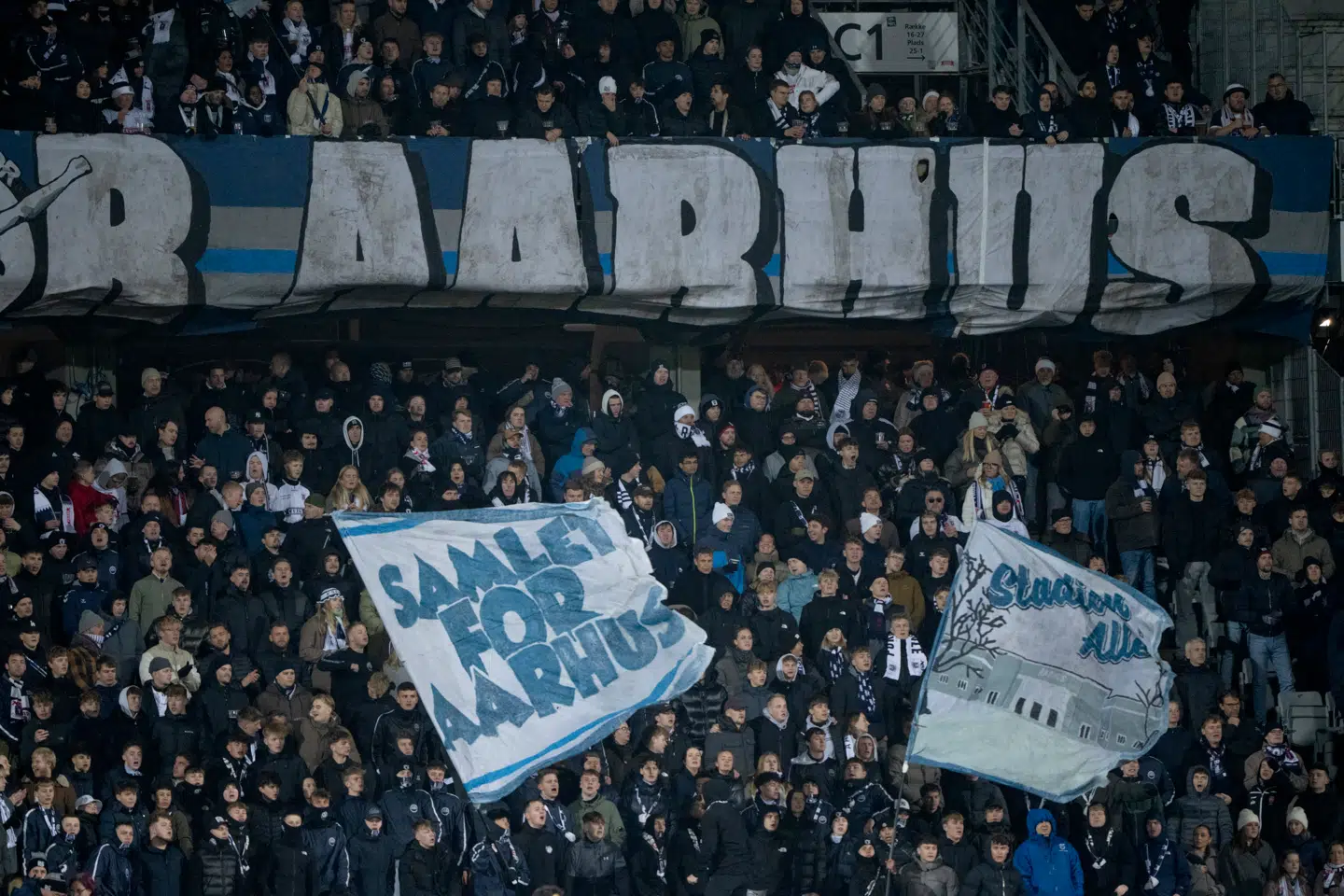 AGFs fans er klar til den sidste kamp på Ceres Park bliver den første kvartfinale i DBU Pokalen mellem AGF og Brøndby IF i Aarhus søndag den 8. december 2024.. (Foto: Bo Amstrup/Ritzau Scanpix)