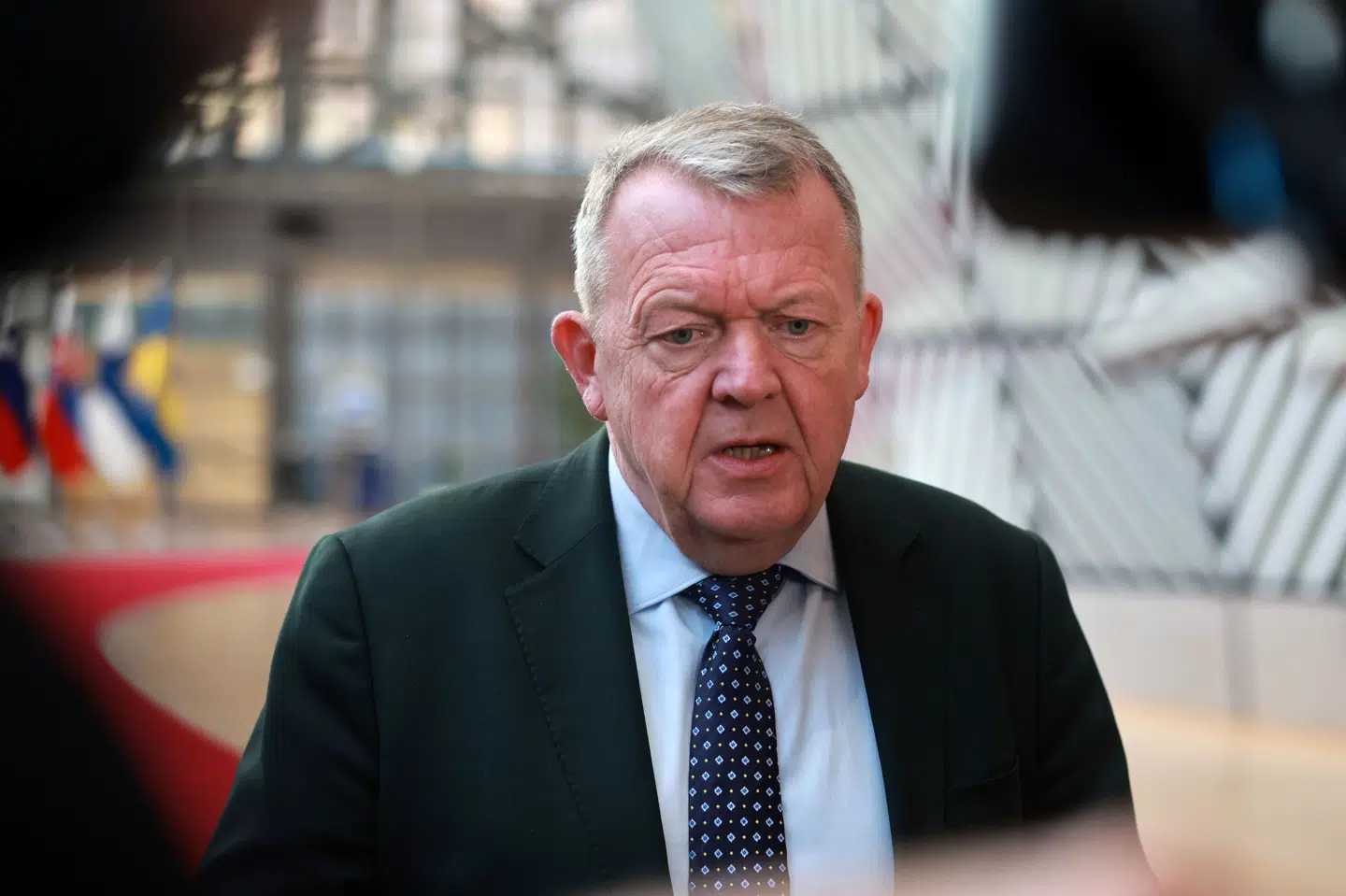 Udenrigsminister Lars Løkke Rasmussen (M) siger, at EU-Domstolens afgørelse om dansk lov om parallelsamfund skal respekteres. Han vil nu finde nye veje for at nå lovens mål, siger han. (Arkivfoto).