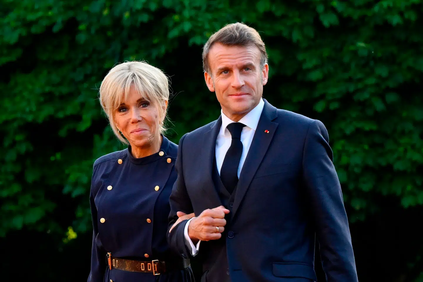 På en lækket samtale mellem Brigitte Macron og skuespilleren Ary Abittans, kan man høre Præsidentfruen kalde nogle feministiske aktivister som »sales connes« (klamme møgfisser). Foto: John Thys.