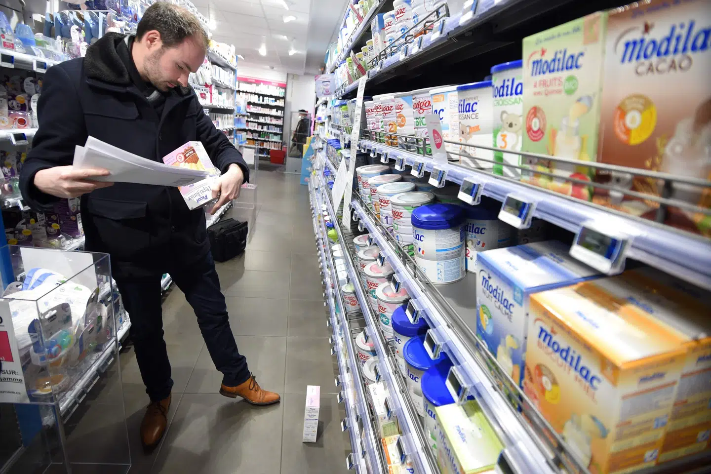 Modermælkserstatningen Nestlé Nan Expertpro Sensilac 1 med udløb i oktober 2027 skal kasseres straks på grund af fund af bakterie, skriver Fødevarestyrelsen. (Arkivfoto).