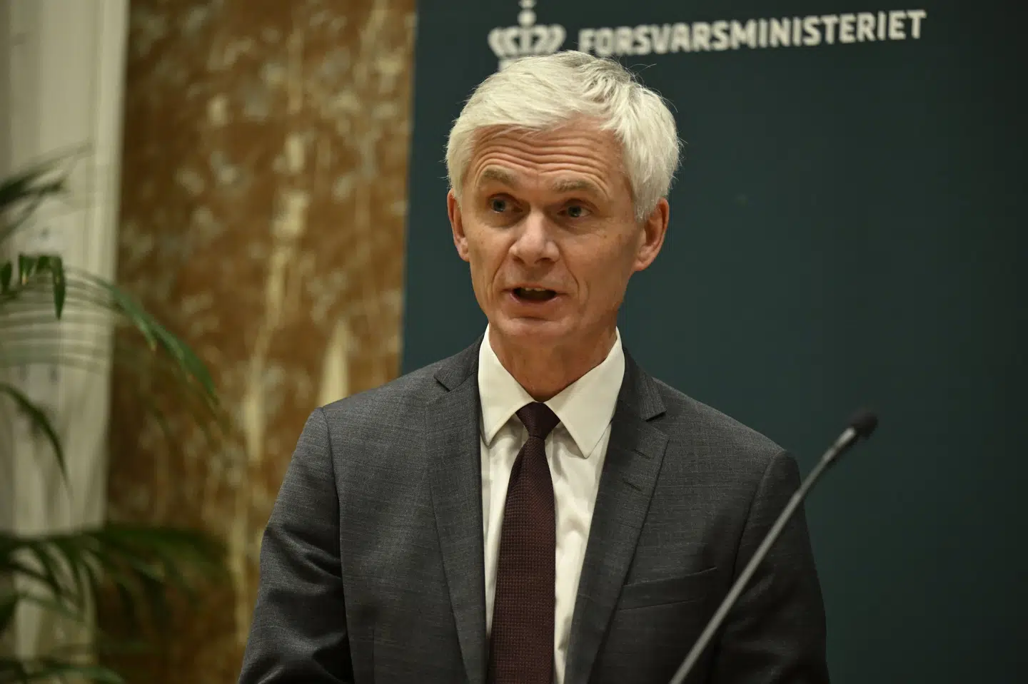 Thomas Ahrenkiel, chef for Forsvarets Efterretningstjeneste (FE), fortalte på et pressemøde, at FE er meget sikre på, at to prorussiske grupper har lavet cyberangreb.