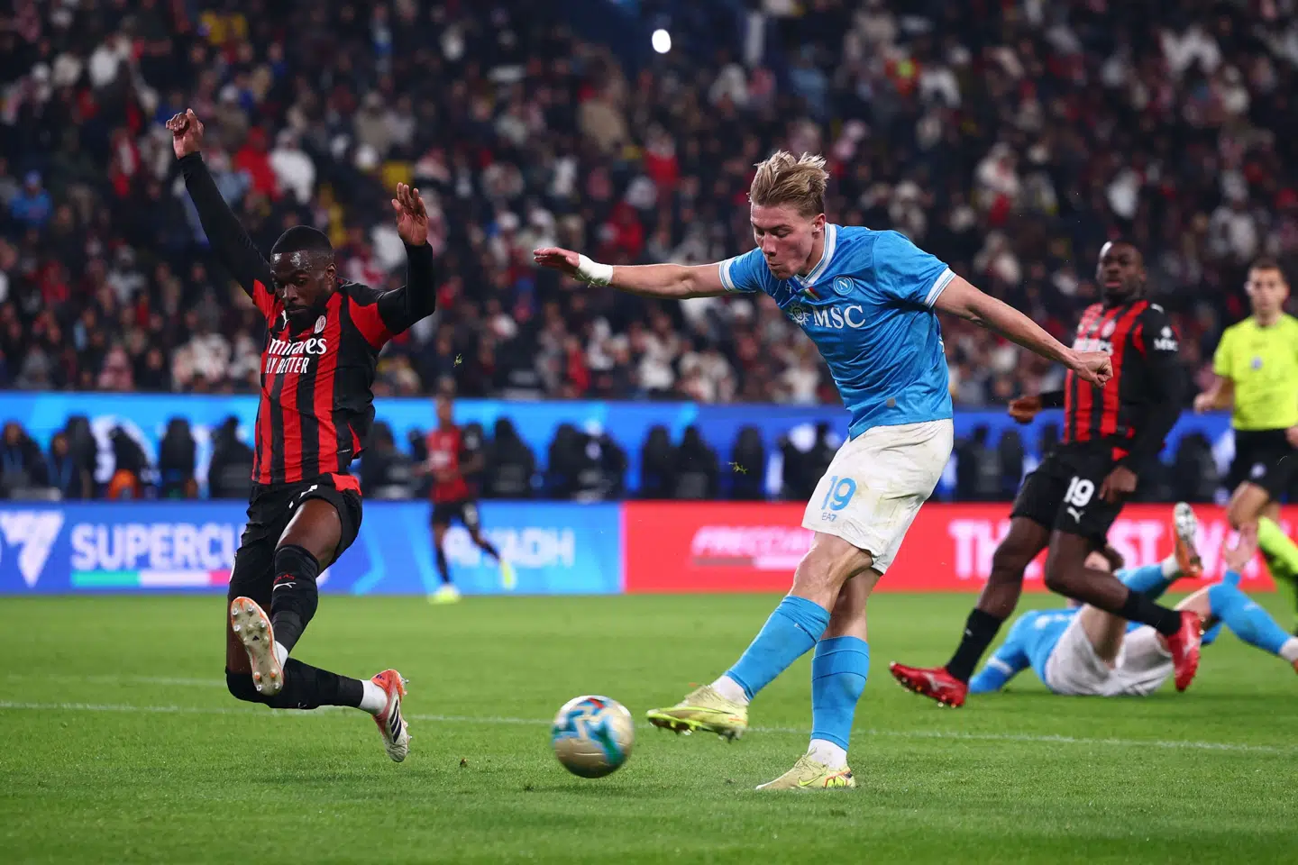 Rasmus Højlund scorer her til 2-0.