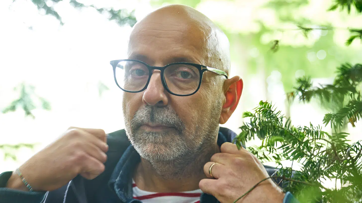 på sociale medier, har tv-vært og livsstilsekspert, Flemming Møldrup, har startet en debat om mediernes prioritering.