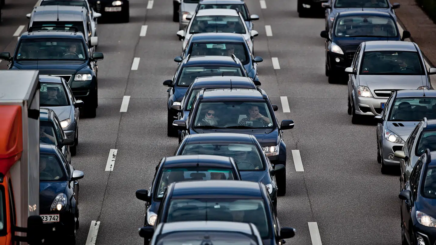 To tænketanke mener, at det er trængselsafgiften, der skal være beskatningsgrundlag på biler. Ikke grønne ejerafgifter.