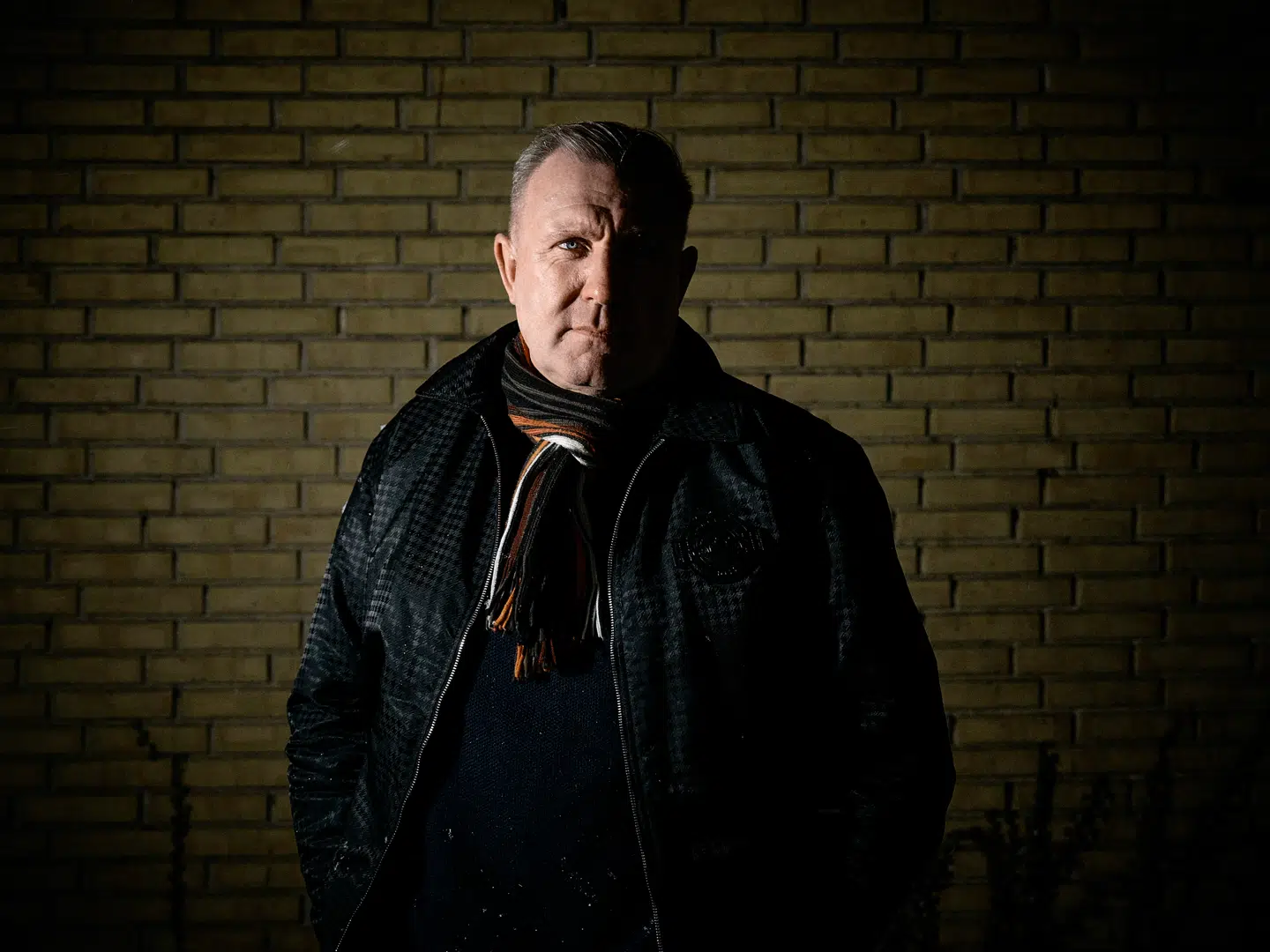 Frank Strathe blev så træt af sammenfaldet mellem ham og romanfiguren »Rolf« i Thomas Bobergs roman »Insula«, at han lagde sag an mod forfatteren og forlaget Gyldendal.