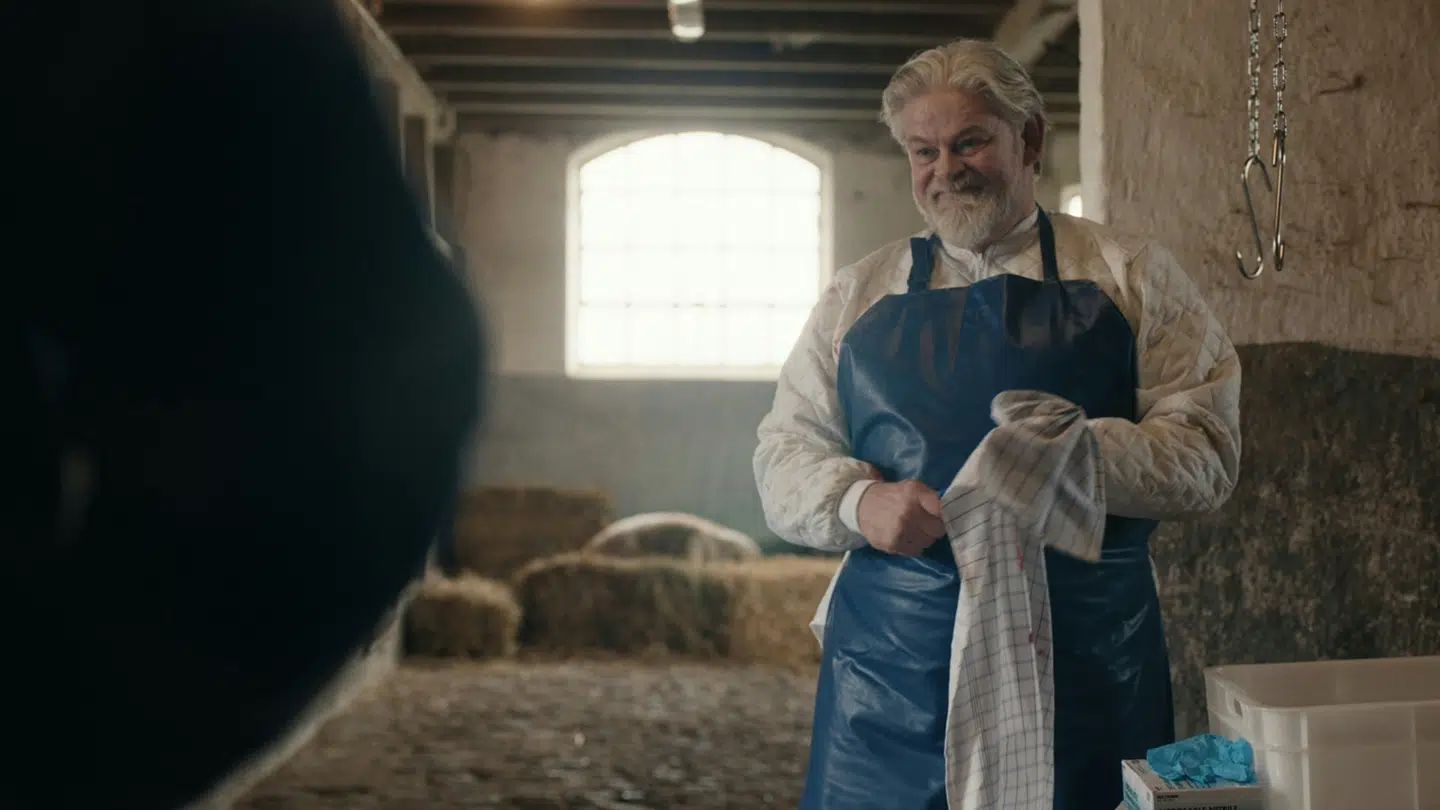 Stig Rossen dukkede overraskende op i 'Valdes jul' som grise-slagter.