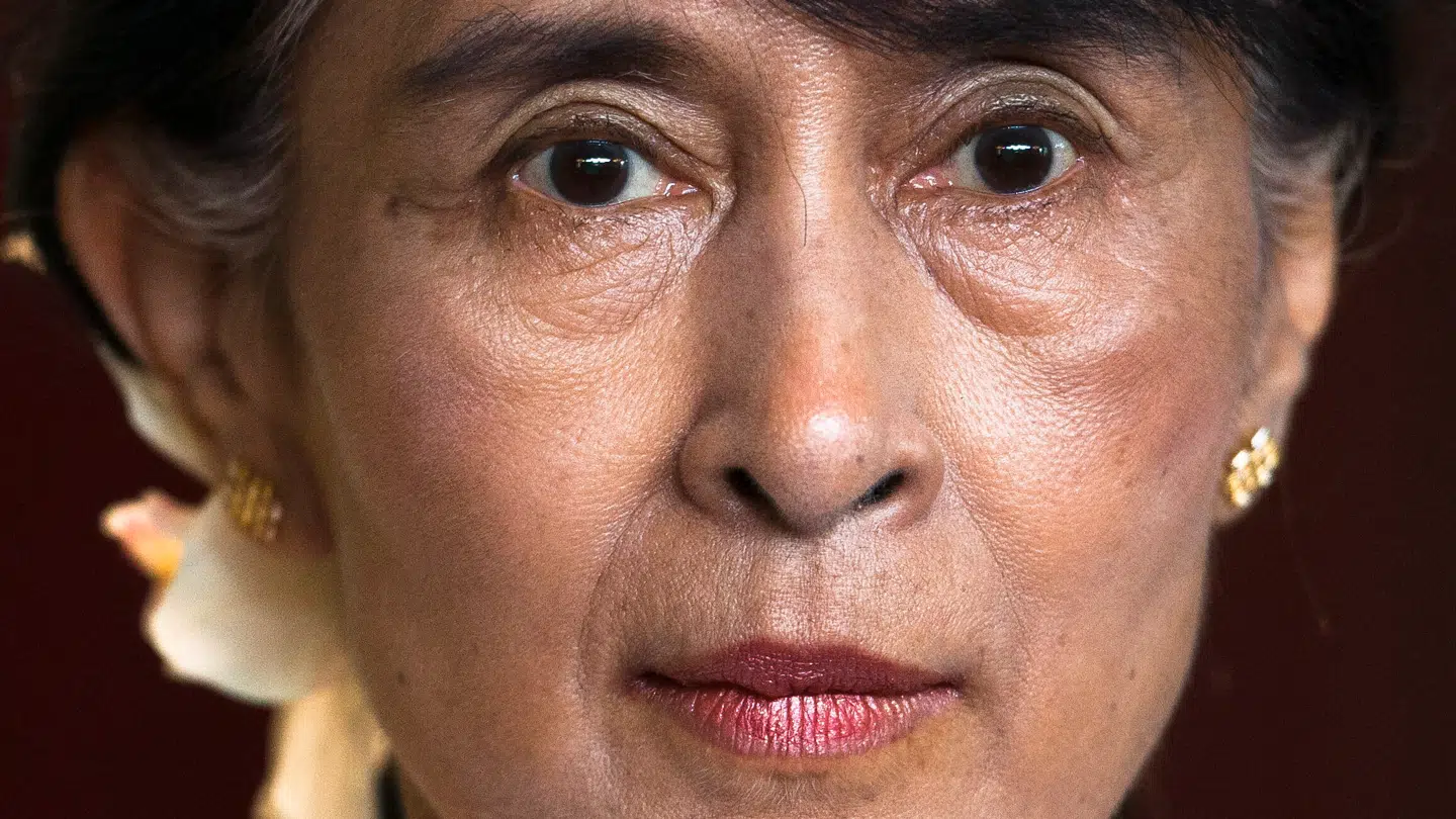 Myanmars demokratisk valgte leder Aung San Suu Kyi blev afsat under et militært kup i 2021. Hun sidder stadig fængslet.