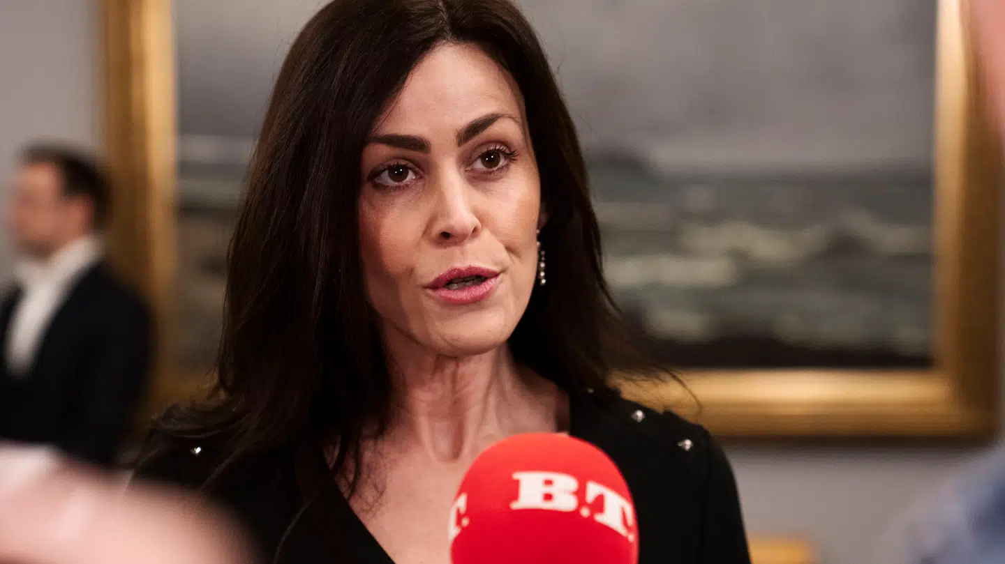 Mette Thiesen (DF) stiller ved om LGBT+ Danmark støtter pædofile.