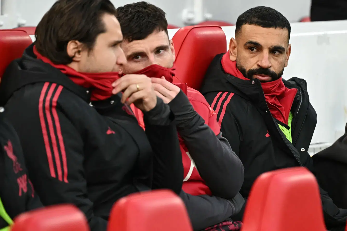 Mohamed Salah på bænken lørdag i sidste uge da Liverpool slog Brighton 2-0. Salah blev skiftet ind i løbet af første halvleg. (Arkivfoto).