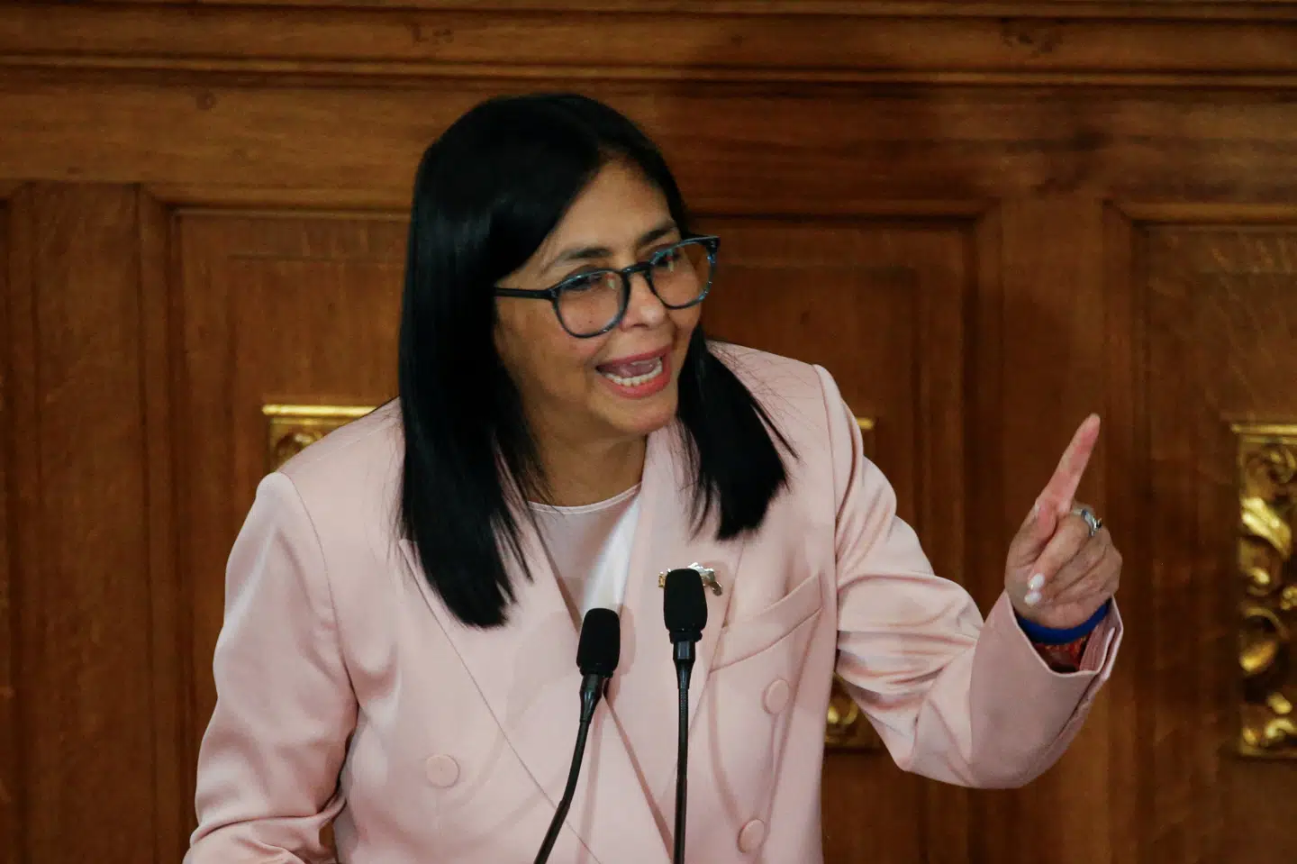 Venezuelas vicepræsident, Delcy Rodriguez, siger, at ansvarlige for beslaglæggelse af olietanker vil stå til ansvar. Tidligere på måneden præsenterede hun regeringens budget for 2026. (Arkivfoto).