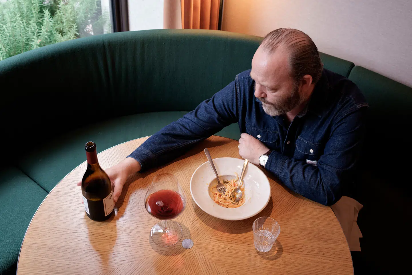 Søren Jacobsen Damm, gastronomiredaktør på Berlingske, kommer med et opråb om social konduite og hensyn i det offentlige rum.