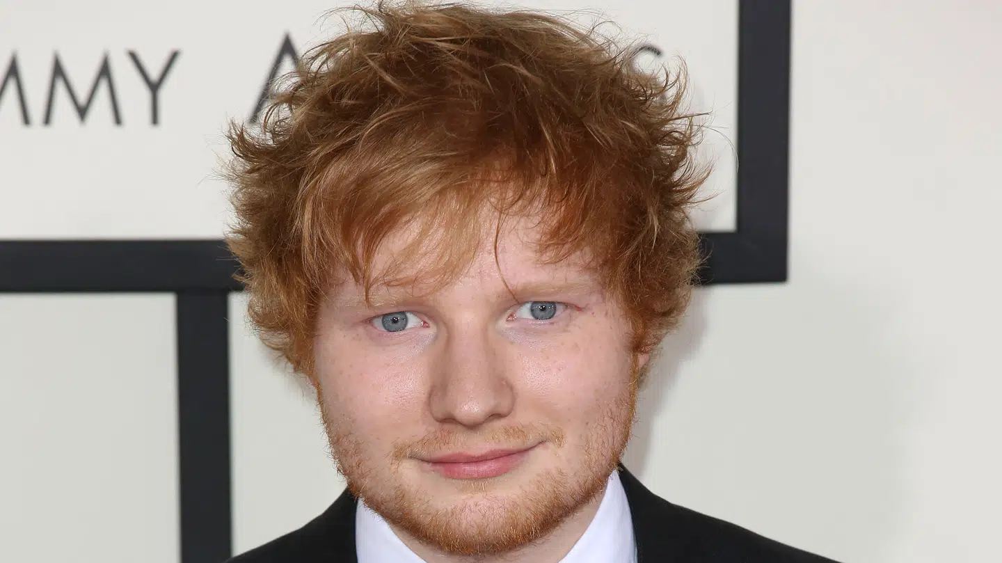 Her ses Ed Sheeran til Grammy-prisuddelingen i 2014.