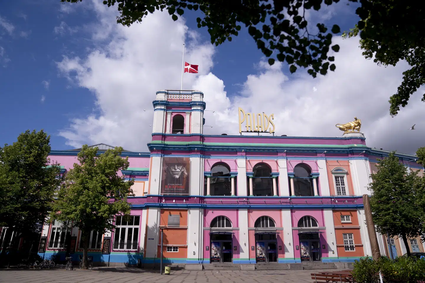 I et revurderet udkast, som blev præsenteret i september, blev det fastslået, at mindst 90 procent af den velkendte facade skal bevares. (Arkivfoto).