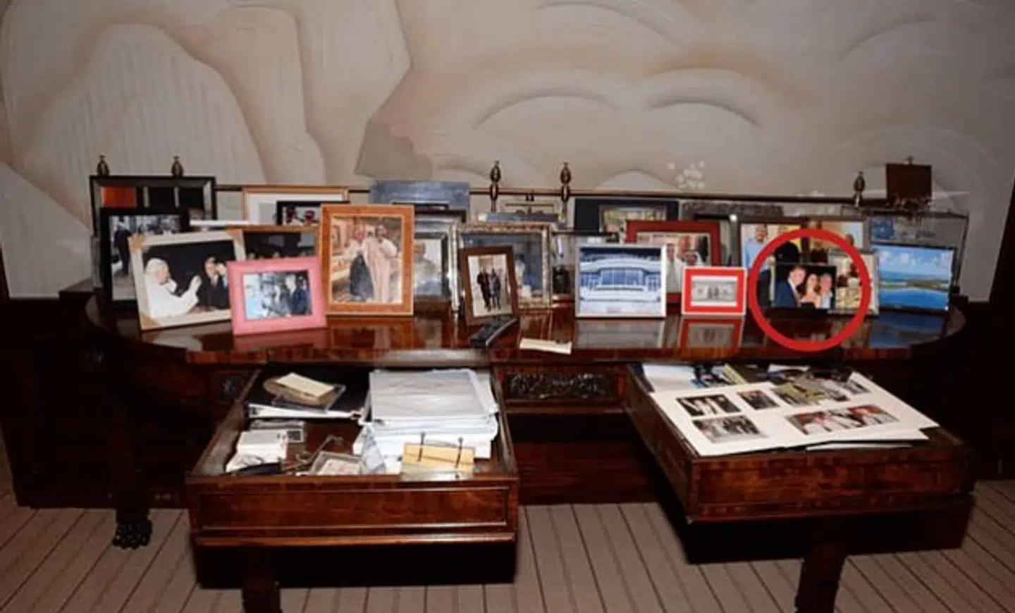 Billedet er nu slettet fra Epstein-filerne.