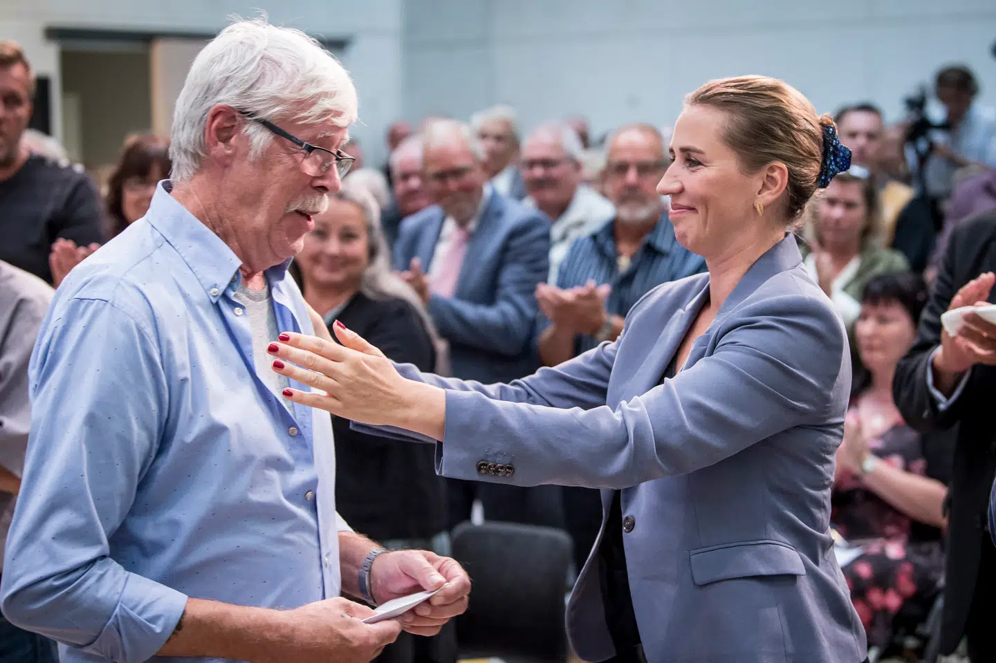 Kurt Christiansens fortælling i den nye TV 2 dokumentar »Ingen fucker med min far« er veldokumenteret og voldsom. Alligevel har staten sagt nej til, at Kurt Christiansen har ret til en erstatning. Men hvad adskiller hans sag fra så mange andre? spørger Rikke From i denne kommentar. På billedet ses statsminister Mette Frederiksen, der giver en officiel undskyldning til Godhavnsdrengene. Foto: Mads Claus Rasmussen/Ritzau Scanpix