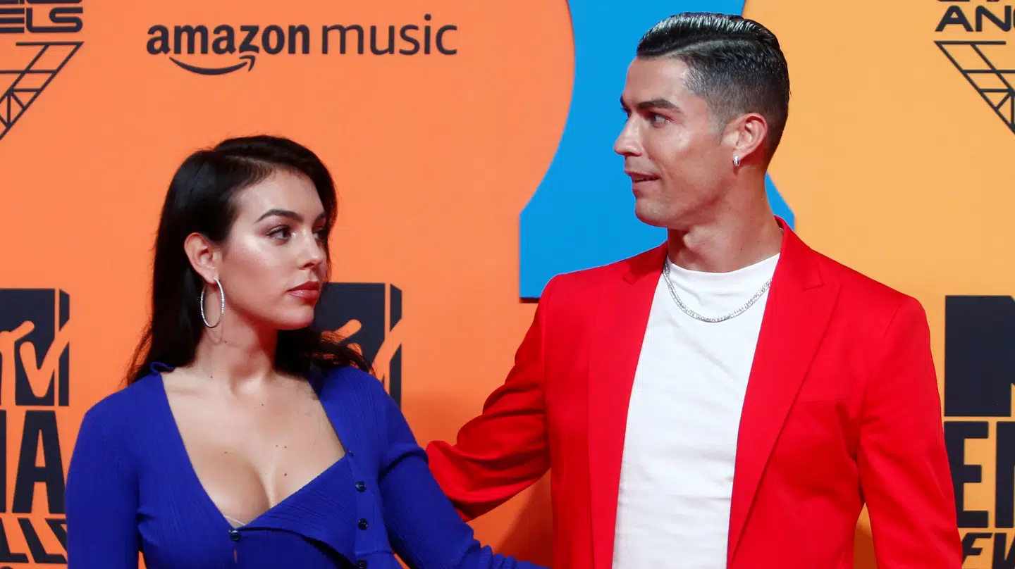 Cristiano Ronaldo og Georgina Rodriguez bor lige nu i Saudi-Arabien, hvor portugiseren tørner ud for klubben Al Nassr. Han skiftede til klubben for snart tre år siden.