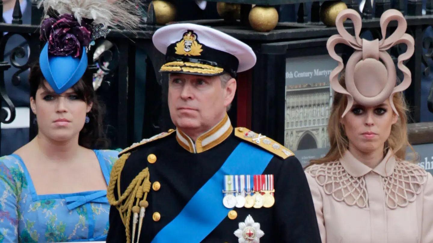 Andrew fotograferet med sin to døtre dengang han stadig var prins tilbage i 2011 i forbindelse med prins Williams bryllup med Catherine Middleton.