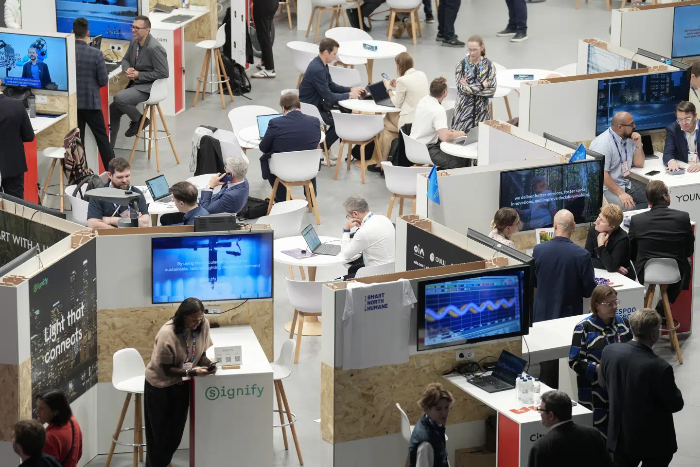 Forventningerne til brugen af ai på arbejdspladsen var tårnhøje – øget produktivitet, lettere arbejdsdag og automatisering af kedelige opgaver – men for mange medarbejdere har kunstig intelligens ikke mindsket arbejdsbyrden.