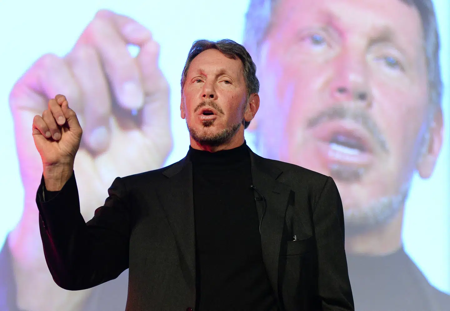 Her ses Larry Ellison, der har stiftet it-giganten Oracle.