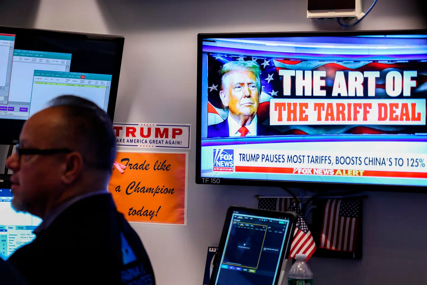 Det var et vanvittigt 2025 på de finansielle markeder. Og én mand har været i centrum for meget af turbulensen. Tre aktieeksperter gør her status over året, der gik.