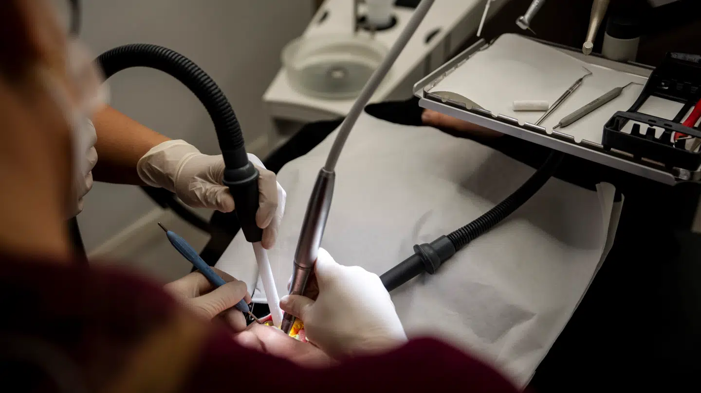 Dentalklinikken holder to klinikker på Sjælland åbne i juledagene.