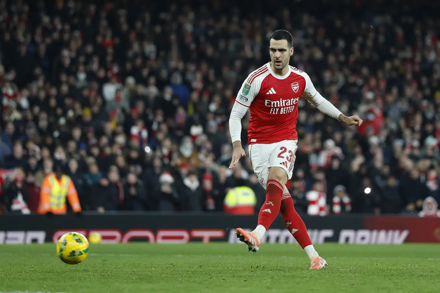 Mikel Merino var blandt de otte Arsenal-folk, der sikkert sendte deres spark i netmaskerne fra pletten.