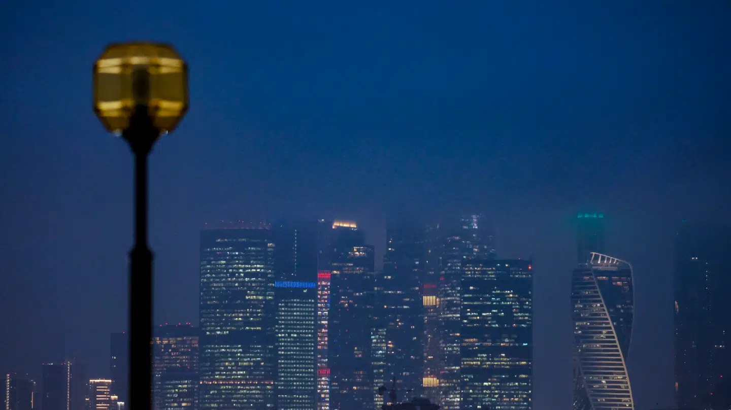 Tre personer meldes dræbt i bileksplosion i Moskva.