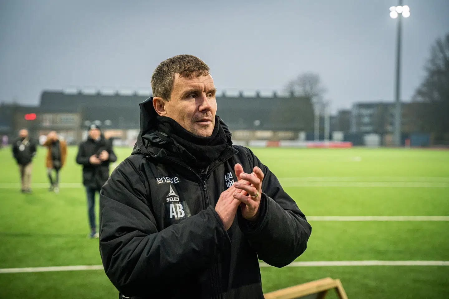 37-årige Andreas Bjelland, som her ses på grønsværen, udgør sammen med 34-årige Mikkel Jespersen Lyngbys nye cheftrænerteam. (Pressefoto).