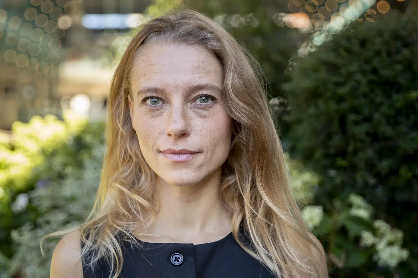 Et af de steder, Sofie Topp Christensen føler sig allermest som sig selv, er på scenen.