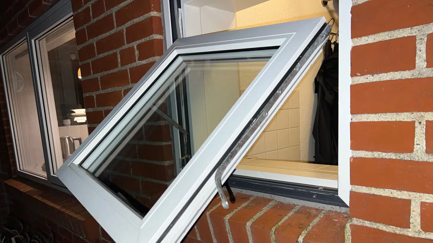 Det er ikke meget mere end en måned siden, at Inga Sørensen kom hjem til, at hendes vindue var blevet brudt op.