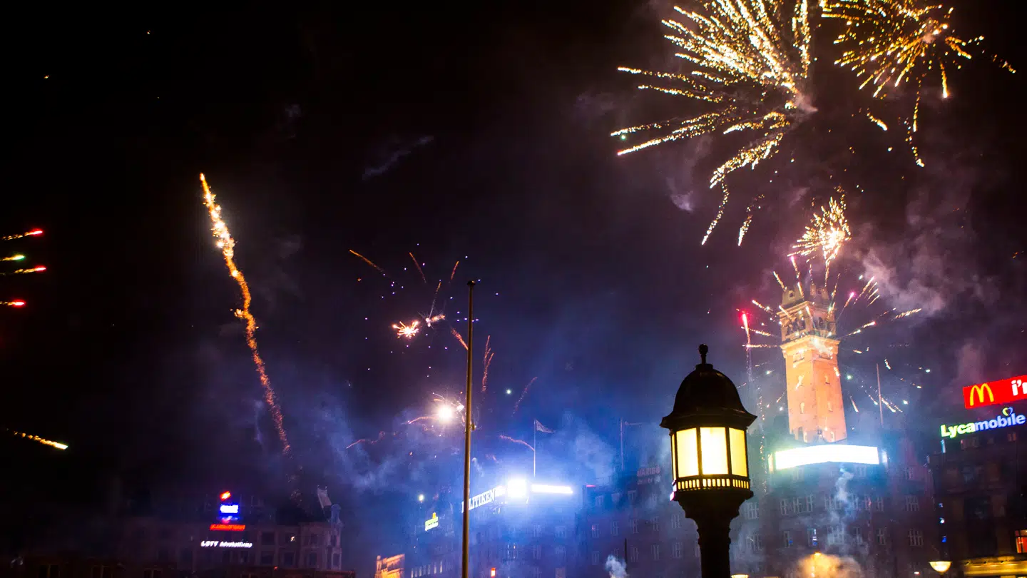 Det koldere vejr er faktisk ikke helt skidt for de mange, der skal fyre fyrværkeri af.