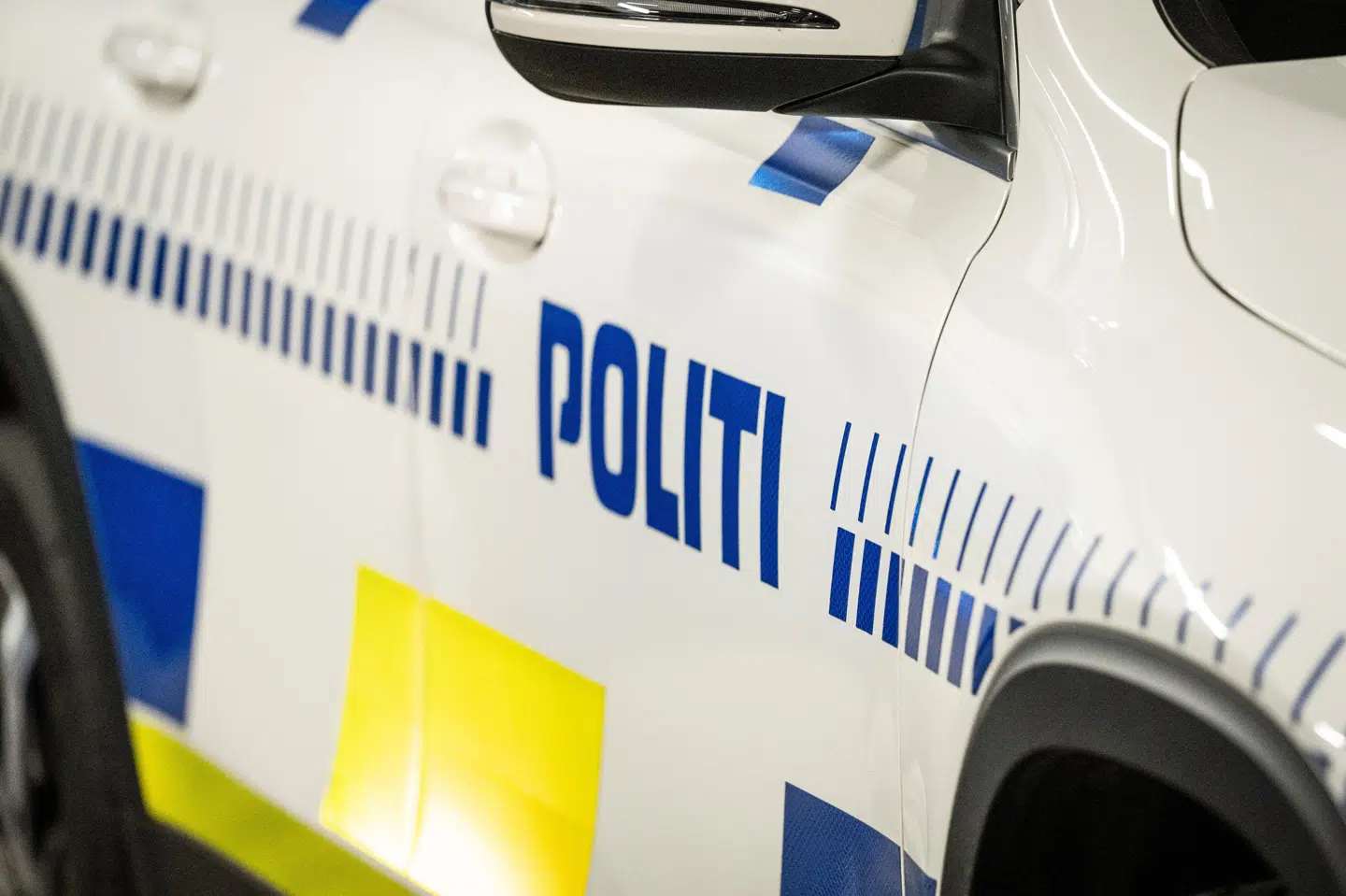 Østjyllands Politi rykkede juledag ud til en adresse i Knebel på Djursland, hvor et par var blevet overfaldet af deres nabo. Fredag fremstilles naboen i grundlovsforhør. (Arkivfoto).